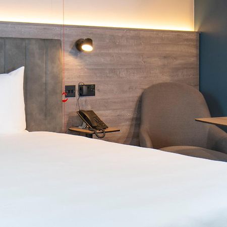Ibis Styles London Gatwick Airport Hotel Crawley  Bagian luar foto