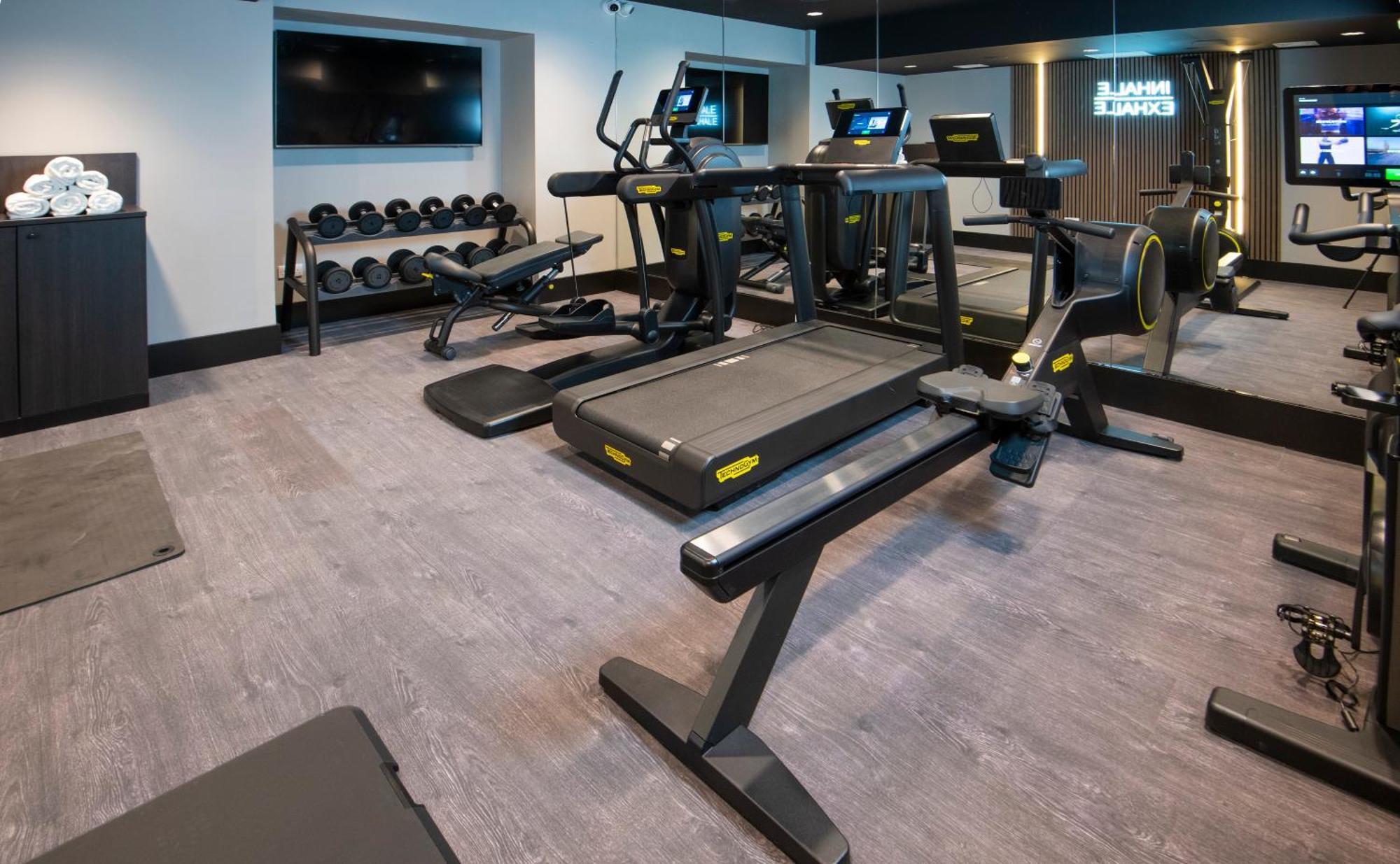 Ibis Styles London Gatwick Airport Hotel Crawley  Bagian luar foto