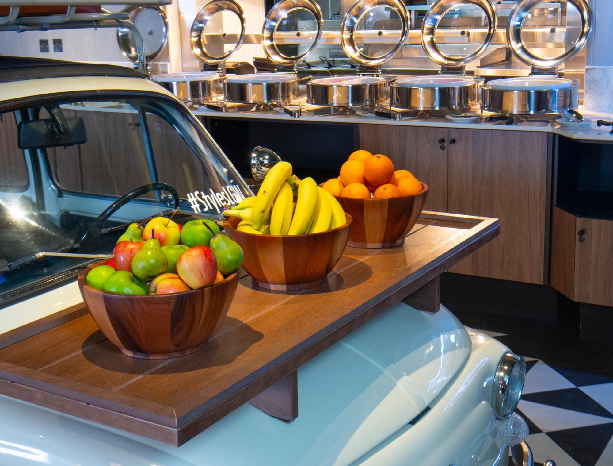 Ibis Styles London Gatwick Airport Hotel Crawley  Bagian luar foto