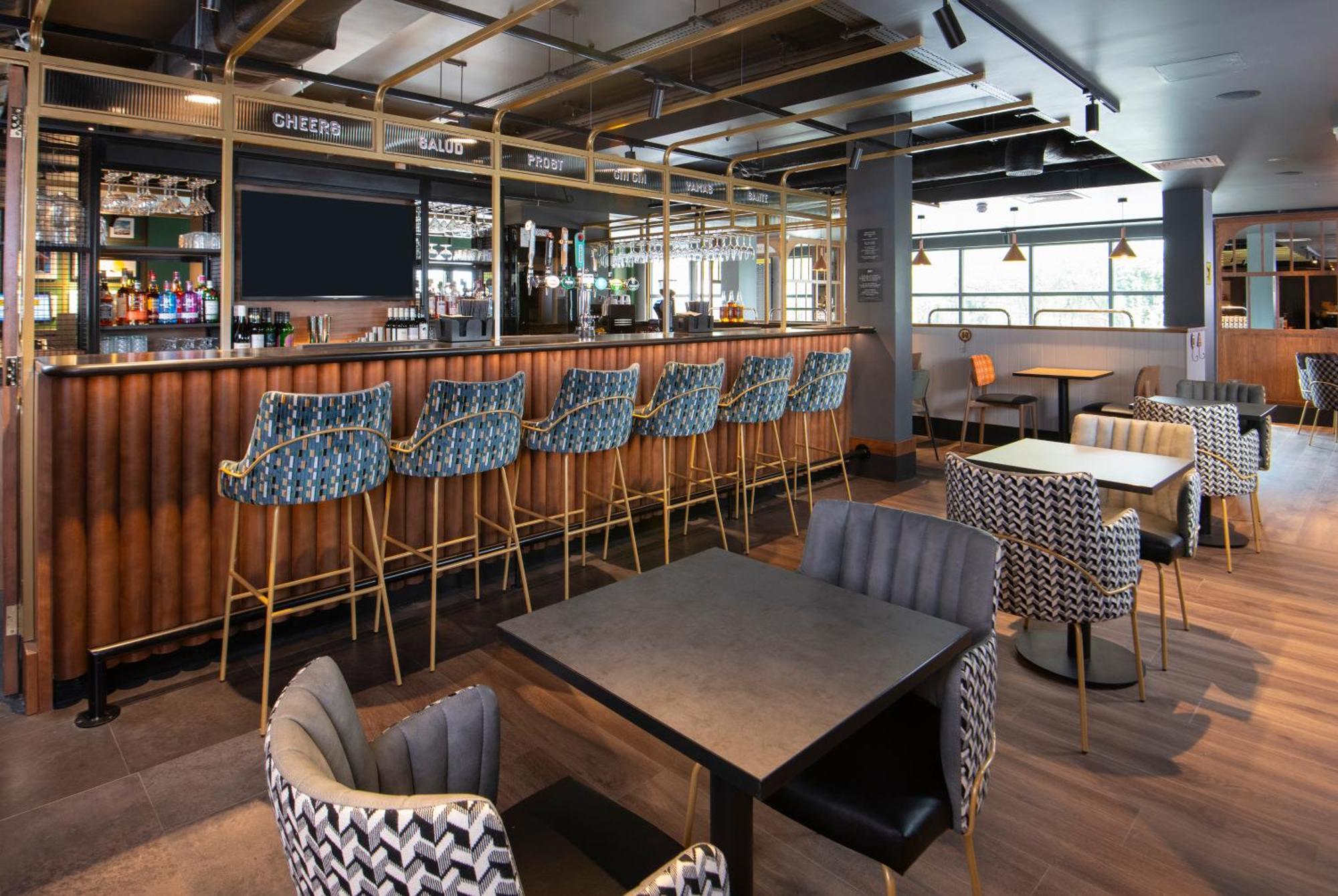 Ibis Styles London Gatwick Airport Hotel Crawley  Bagian luar foto