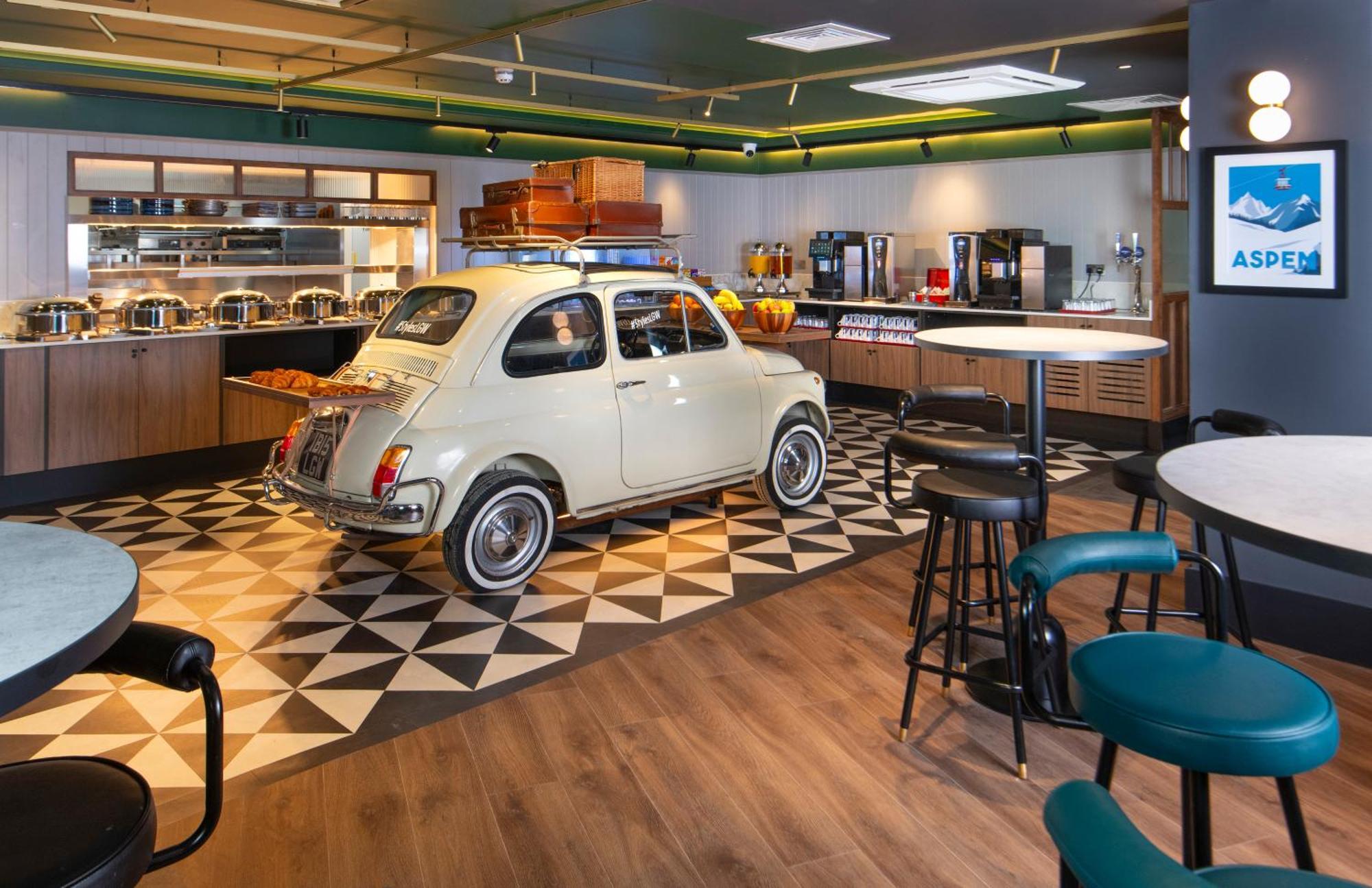 Ibis Styles London Gatwick Airport Hotel Crawley  Bagian luar foto