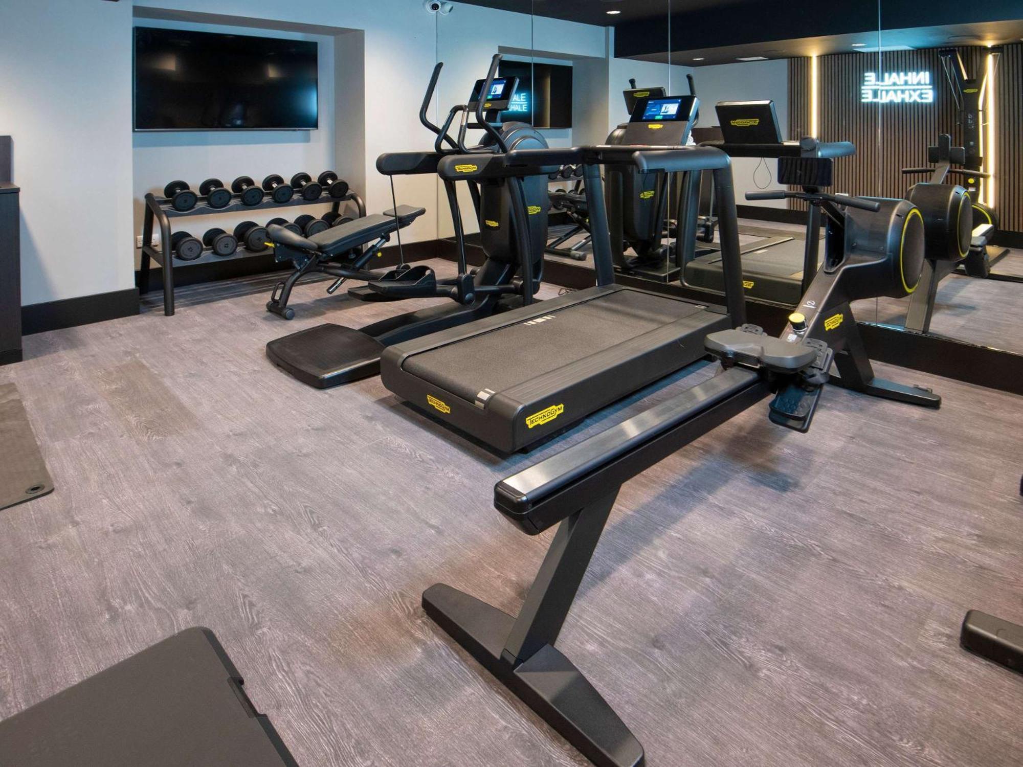 Ibis Styles London Gatwick Airport Hotel Crawley  Bagian luar foto